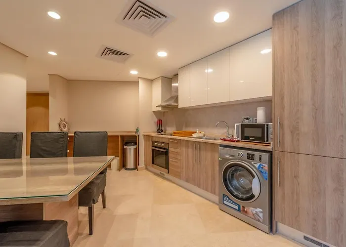 Mangroovy 3br Private & Pool View Апартаменты